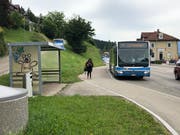 Die Bushaltestellen in Wattwil sollen behindertengerecht ausgestaltet werden. (Bild: Timon Kobelt)