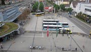 Auch die Neugestaltung des Bahnhofplatzes könnte vom Rekurs gegen den Zonenplan betroffen sein. Derzeit laufen Abklärungen, wie es mit der Realisierung verschiedener Projekte und Arealentwicklungen weitergeht. Bild: PD