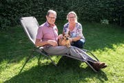Pitafi wurde in Mallorca von einem Kutscher als Touristenattraktion für Kinder benutzt. Umso mehr geniesst er heute sein Zuhause bei Andreas und Wilma Thurnheer in St. Gallen-Winkeln. (Bild: Hanspeter Schiess)