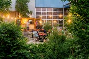 Grundsympathisch: die «Sommer Beiz» in Ruswil und ihr Personal. (Bild: PD/Christian Rast)
