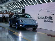 Der letzte VW Beetle, der vom Band lief. (Bild: KEYSTONE/AP/FERNANDO LLANO)