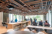 Hell und modern präsentiert sich das neue Restaurant, wo ab Herbst auch eine Front Cooking Station zum Einsatz kommt.