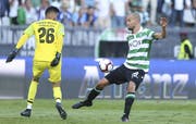 Der 18-fache holländische Internationale Bas Dost (rechts) gehört zu den bekanntesten Spielern von Sporting Lissabon. (Bild: imago)