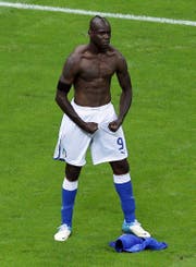 Sorgt mit zwei Treffern gegen Deutschland für den Einzug in den EM-Final 2012. Oder die Zeit, als Mario Balotelli auch auf dem Platz für Furore sorgte. (Bild: Keystone)