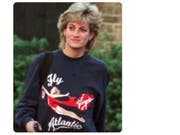 War einem Sammler über 50'000 Dollar wert: Ein Pulli der 1997 verstorbenen britischen Prinzessin Diana. (Bild: PR Auction/Twitter)