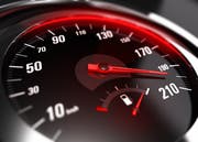 Zu schnell über den Ricken. Ein Autofahrer wurde mit 163 km/h gemessen. (Symbolbild: Olivier Le Moal)