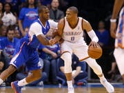 Russell Westbrook (am Ball) wechselt zu den Houston Rockets (Bild: KEYSTONE/AP/SUE OGROCKI)