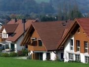 Die Abschaffung der Eigenmietwertbesteuerung wird allgemein begrüsst. Doch die Vorschläge, unter welchen Bedingungen dies geschehen soll, gehen auseinander. (Bild: KEYSTONE/WALTER BIERI)
