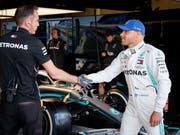 Valtteri Bottas behielt gegen Lewis Hamilton knapp die Oberhand (Bild: KEYSTONE/EPA/VALDRIN XHEMAJ)