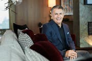 Saeid Heidari in der Presidential Suite des Hotels Bürgenstock. (Bild: Jakob Ineichen, 9. Juli 2019)