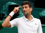 Novak Djokovic ärgerte sich teilweise über sich selbst und das Publikum, gewann seinen Halbfinal letztlich aber souverän (Bild: KEYSTONE/EPA/WILL OLIVER)