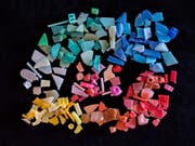 Über 5000 Tonnen Plastik gelangen jährlich in die Schweizer Böden und Gewässer. Die Böden sind weit stärker belastet als das Wasser, wie die Empa schreibt. (Bild: Empa / Bernd Nowack)
