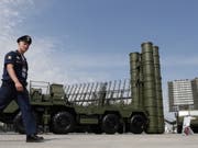 Russland hat mit der umstrittenen Lieferung der S-400-Raketen an die Türkei begonnen. (Bild: KEYSTONE/EPA/YURI KOCHETKOV)