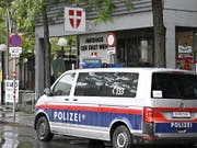 In Österreich musste die Polizei ausrücken, weil ein Kommunalpolitiker von seinem Balkon aus mehrere Schüsse abgegeben haben soll. (Bild: KEYSTONE/APA/APA/HANS PUNZ)