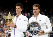 Novak Djokovic hat Roger Federer in Wimbledon zweimal im Final besiegt: 2014 und 2015 (Bild). (Bild: Keystone)