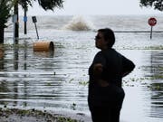 Tropensturm «Barry» traf am Samstag im Süden der USA auf Land. Er brachte grosse Wassermassen mit sich. (Bild: KEYSTONE/EPA/DAN ANDERSON)