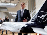«Wir sehen keine Zurückhaltung - im Gegenteil»: Lufthansa-Konzernchef Carsten Spohr zu den Buchungszahlen inmitten der Klimadiskussion. (Bild: KEYSTONE/AP/MICHAEL PROBST)