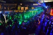 Die Lichtshow verleiht dem Wuudu-Festival besonderes Flair, vor allem bei einem derartigen Andrang an Besuchern. (Bilder: Christoph Heer)