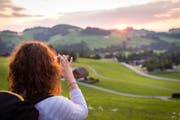 Erstes Highlight der Tour: der Sonnenuntergang oberhalb von Stein. (Bilder: Claudio Weder)