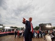 Forderte Politikerinnen der oppositionellen Demokraten zur Rückkehr in die Herkunftsländer ihrer Familien auf: US-Präsident Donald Trump. (Bild: KEYSTONE/AP/CAROLYN KASTER)