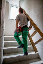Am Anfang der Karriereleiter steht die Lehrstelle: In diesem Jahr ist das Angebot klar grösser als die Nachfrage. (Bild: Gaetan Bally/Keystone)
