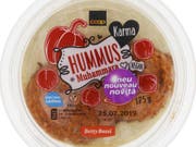 Enthält Walnuss und Gluten und ist damit für Allergiker gefährlich: Der von Coop zurückgerufene «Karma»-Hummus. (Bild: Coop)
