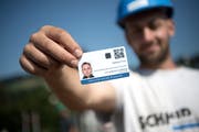 400 Mitarbeiter der Ebikoner Baufirma Schmid besitzen seit Anfang Juli eine ISAB-Karte. (Bild: Pius Amrein, Kriens, 10. Juli 2019)
