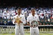 Sieger Novak Djokovic (l.) und Roger Federer. (Bild: Keystone)