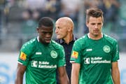 Was macht Trainer Peter Zeidler (Mitte) diese Saison aus seinen Mannen? (Bild: Freshfocus)