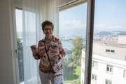 Monika Odermatt-Planzer ist glücklich in ihrem Zimmer und hat freien Blick auf den Pilatus.