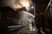 Die Feuerwehr konnte den Brand unter Kontrolle bringen und löschen. (Bild: PD)