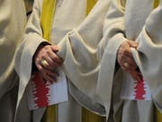 Bei Missbrauchsfällen sind für die Aufarbeitung innerhalb der Kirche primär die Bischöfe zuständig. (Bild: KEYSTONE/STEFFEN SCHMIDT)