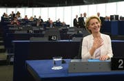 Neue starke Frau in Brüssel: Ursula von der Leyen soll Jean-Claude Juncker am 1. November beerben. (Bild: Keystone)