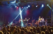 Der Headliner am letztjährigen Festival am Gleis: Marc Sway. Dieses Jahr stehen unter anderem Velvet Two Stripes aus St. Gallen auf der Bühne. (Bild: Christoph Heer)