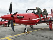 Verbot für das Support-Angebot von Pilatus in Saudi-Arabien und den arabischen Emiraten: Ein Schulungsflugzeug PC-21, hier in Emmen LU. (Bild: KEYSTONE/CHRISTIAN BEUTLER)