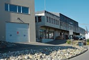 Der Standort der beiden Ambulanzfahrzeuge in Herisau befindet sich im Nebengebäude der Danuser AG an der Sturzeneggstrasse. (Bild: Philipp Wolf)
