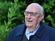 Der italienische Bestseller-Autor Andrea Camilleri ist mit 93 Jahren am Mittwoch gestorben. Bekannt ist er vor allem für seine Krimis um den Kommissar Salvo Montalbano. (Bild: Keystone/EPA/CLAUDIO PERI)