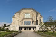 Das Goetheanum ist das Zentrum der Anthroposophen. (Bild: imago images)