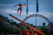 Der Zirkus Fahraway tritt im Freien auf. (Bild: PD)