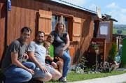 Daniel, Stefan, Michael, Alexander und Bianca Schöckenbacher (von links) freuen sich auf die Sommerferien in Wildhaus.