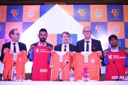Schweizerisch-indische Zusammenarbeit: Peter Martin Von Bueren, (CFO) FC Basel, Rohit Ramesh, Co-owner-Chennai City FC, Bernhard Burgener (President) FC Basel, Roland Heri (CEO) FC Basel, R Krishnakumar Co-owner Chennai City FC. (Bild: Jakob Weber)