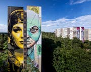 Die rechte Seite dieses Berliner Gebäudes haben die Luzerner Queenkong farblich aufgehübscht. (Bild: Nika Kramer)