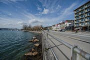 Mit der Teilrevision der Bau- und Zonenordnung sieht der Verein Stadtbild das bundesrechtlich geschützte Seeufer bei der Seeburg sowie das dortige Häuserensembel in Gefahr. (Bild: Dominik Wunderli, Luzern, 2. März 2017)