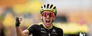 Simon Yates feiert seinen geglückten Coup.Bild: Yoan Valat/Keystone (Bagnères-de-Bigorre, 18. Juli 2019)