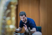 Wer Objektivität sucht, ist in seinen Konzerten falsch: Omer Meir Wellber ist expressiv aus Überzeugung. (Bild: Peter Meisel)