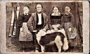 Ururgrossvater Felix mit seiner Frau. (Bild Archiv Eva Morger)