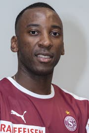 Neu im Servette-Trikot: Gaël Ondoua. (Martial Trezzini/Keystone)