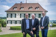 Stabsübergabe bei der Steinegg Stiftung: Paul Zähner, Heinz Stamm und Stefan Sonderegger. Bild: Michel Canonica