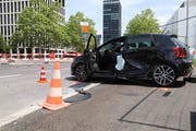 An beiden Fahrzeugen entstand ein Totalschaden. Bild: Zuger Polizei