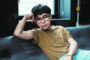 Ocean Vuong, 31-jähriger Amerikaner vietnamesischer Herkunft, hat ein brillantes Debüt geschrieben. (Bild: Celeste Solman/NYT/Redux/laif)